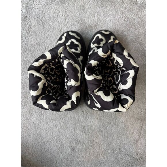 NWOB TORY BURCH Black White Floral‎ Sleeping Bag Pull On Boots Limited edition S - Picture 3 of 8